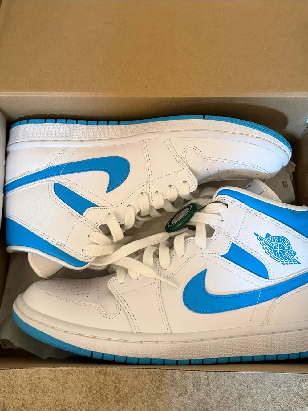 Nike Air Jordan 1 Mid - White & Light Blue